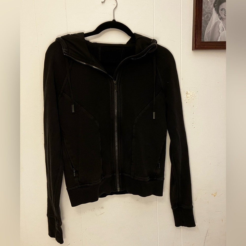 Lululemon black zip-up hoodie - Sz 6 - pre loved